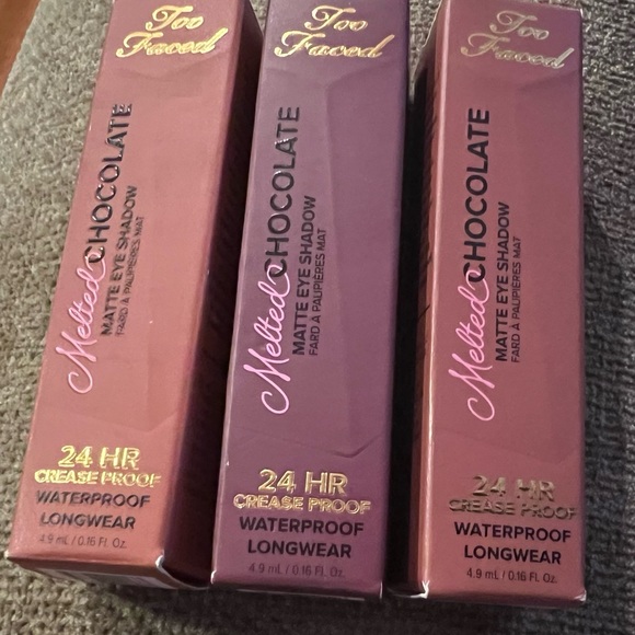 Too Faced Melted Chocolate Liquid Matte
Eye Shadow Bundle - Picture 9 of 9